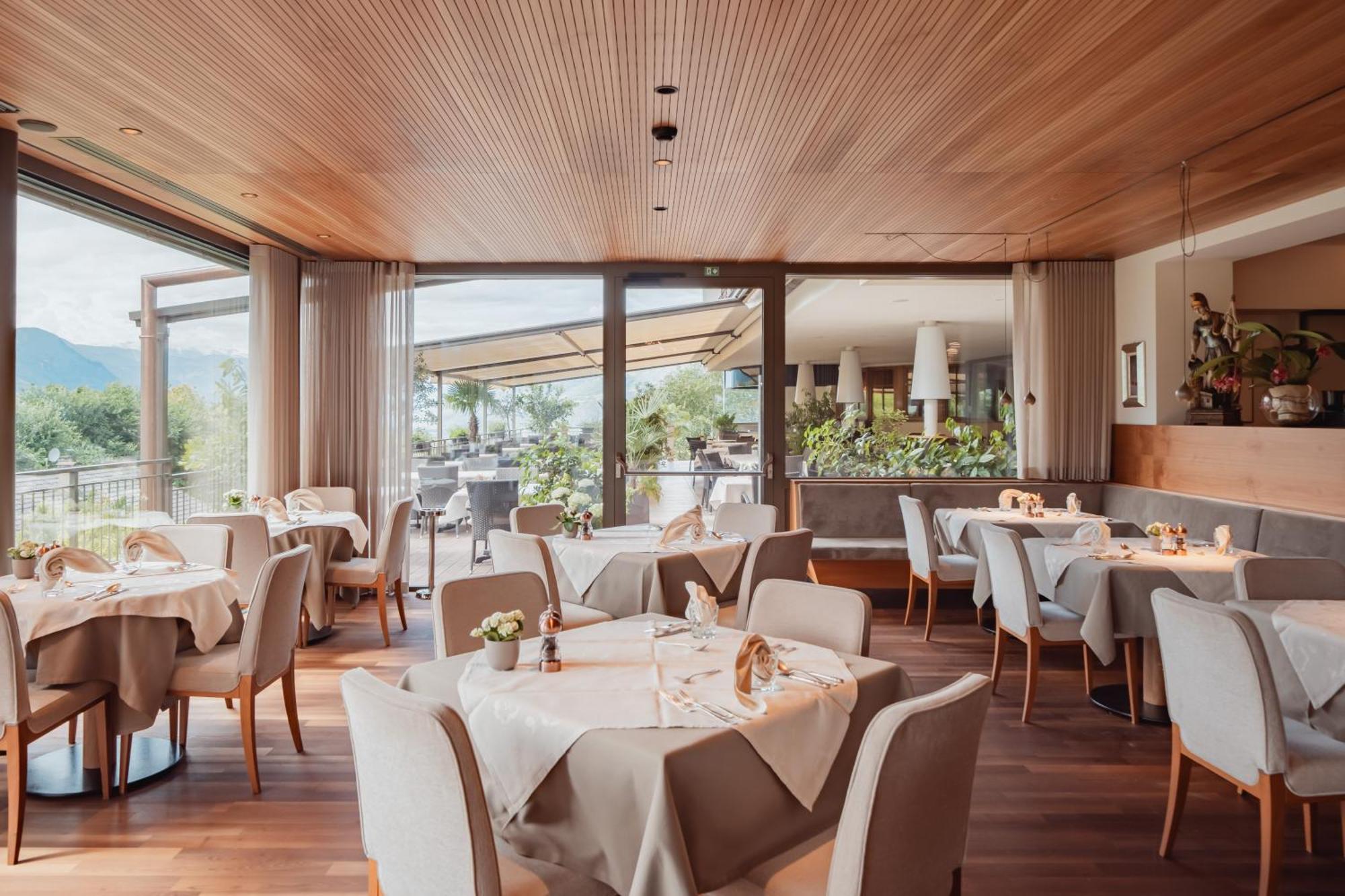 Hotel Girlanerhof Appiano Sulla Strada Del Vino Ngoại thất bức ảnh